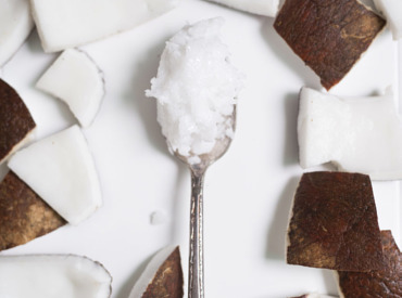 5 způsobů, jak do svého jídelníčku zařadit kokosový olej